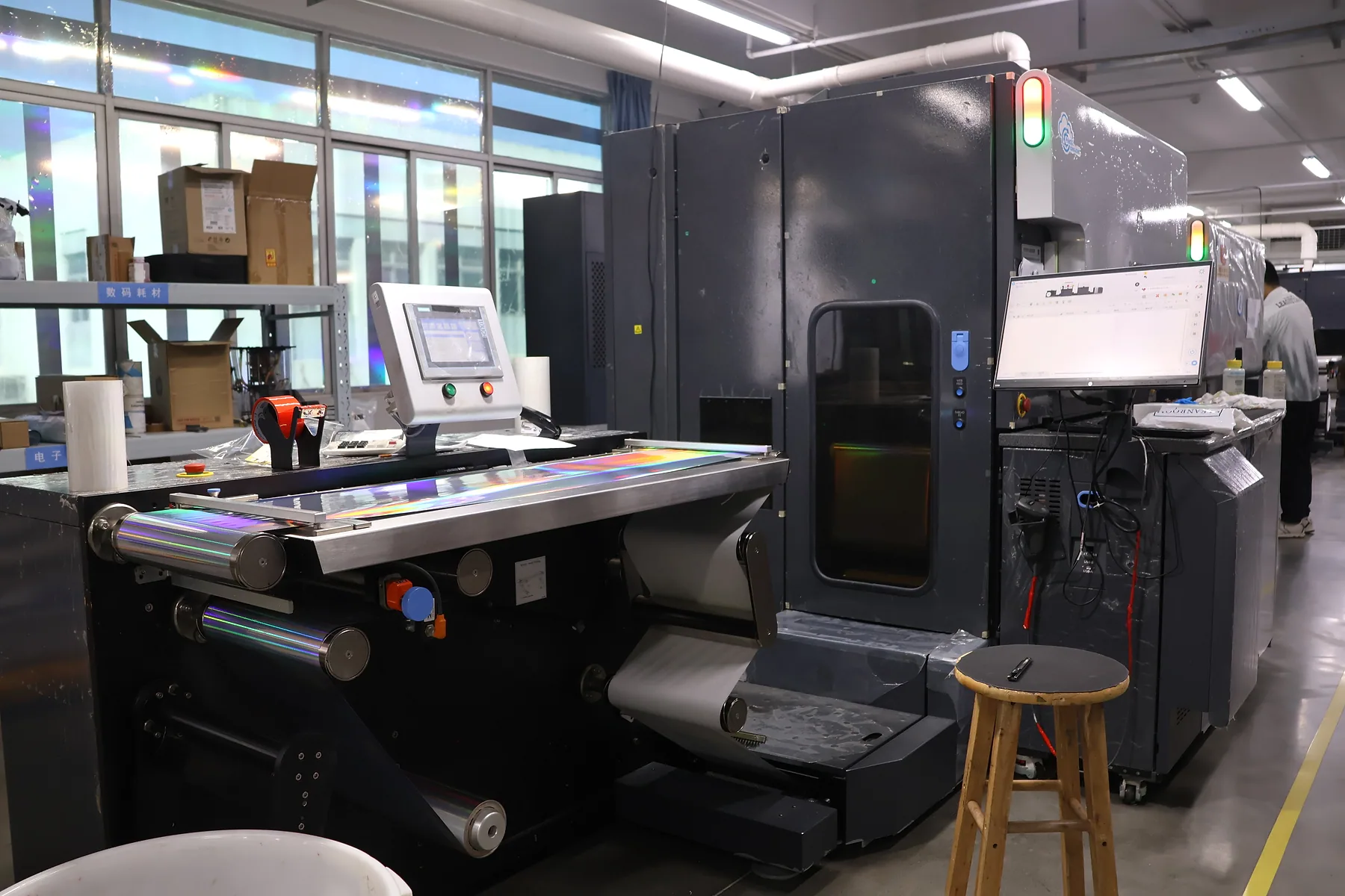 Digital flexible packaging press used for low MOQ pouch production